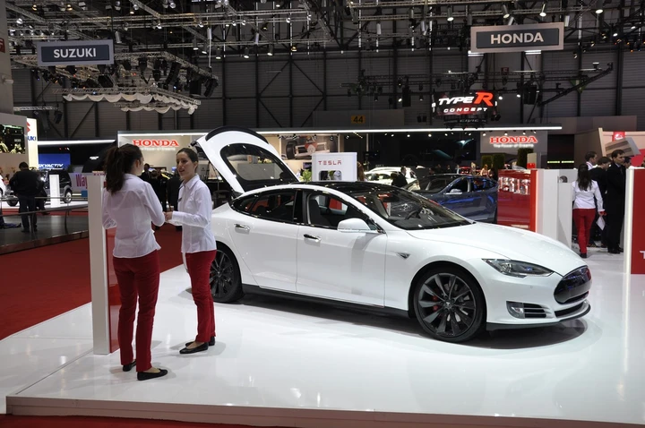 Stand Tesla al Salone di Ginevra 2014