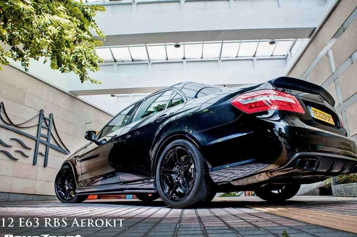 Mercedes E 63 AMG by Revozport