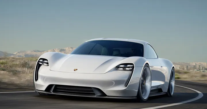 Porsche Mission E: la sportiva elettrica arriverà nel 2020
