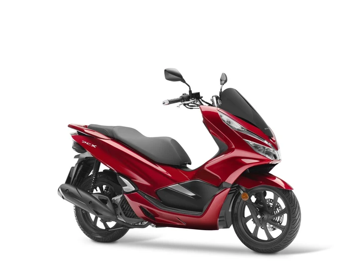 Honda PCX 2018: migliora nell’estetica e nella sostanza