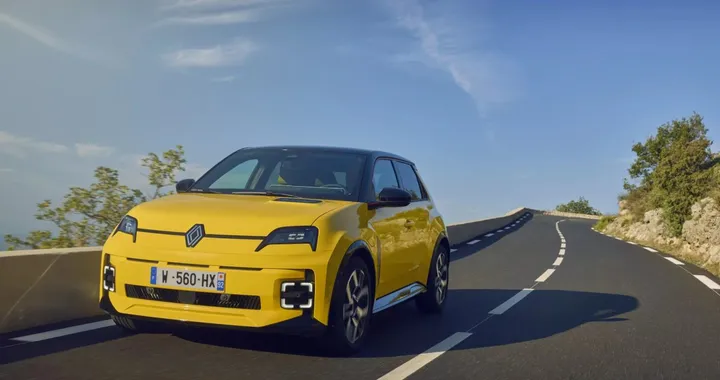 Renault richiama oltre 15.000 auto elettriche per un problema tecnico