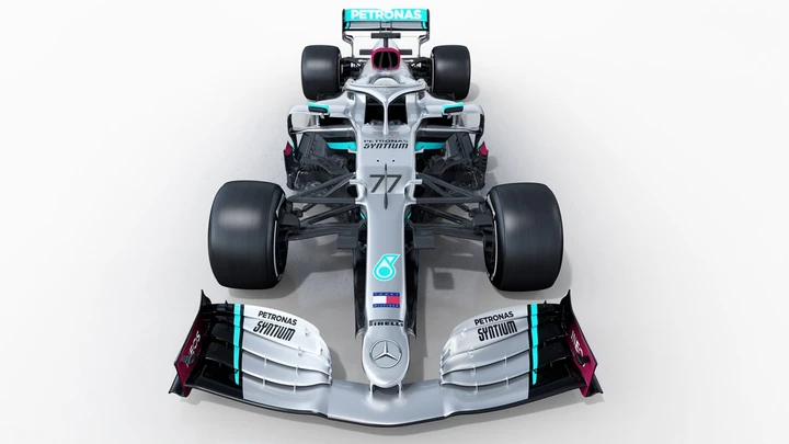 F1, Mercedes W11: le immagini ufficiali