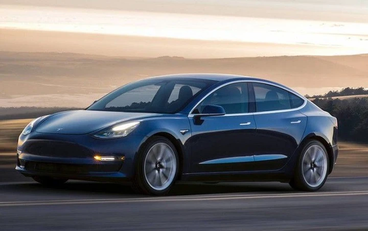 Tesla Model 3: prezzi e allestimenti per l’Italia