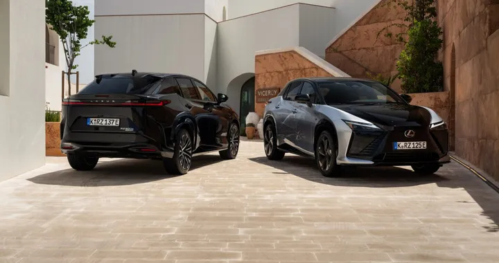 Lexus RZ 2025: rivoluzione elettrica e tecnologia all'avanguardia