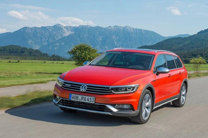 Volkswagen Passat Alltrack: nuove immagini ufficiali