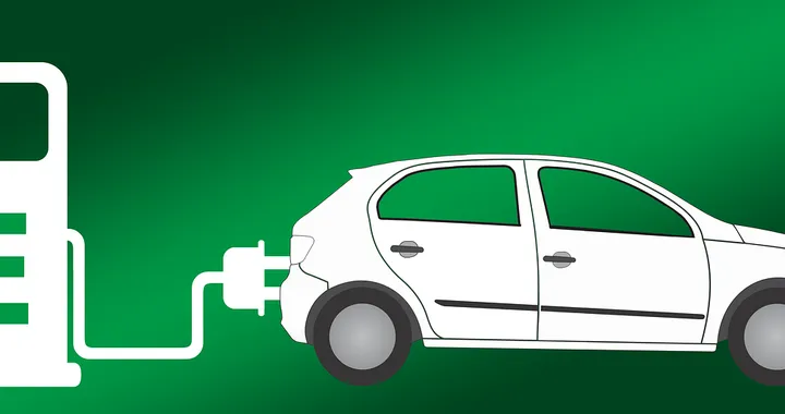 Auto elettrica o ibrida con batteria scarica: come riavviarla?