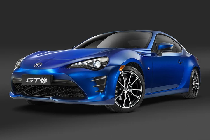 Toyota GT86 restyling: prime immagini ufficiali