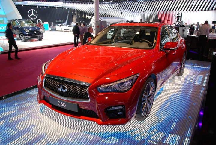 Infiniti Q50 al Salone di Parigi 2014