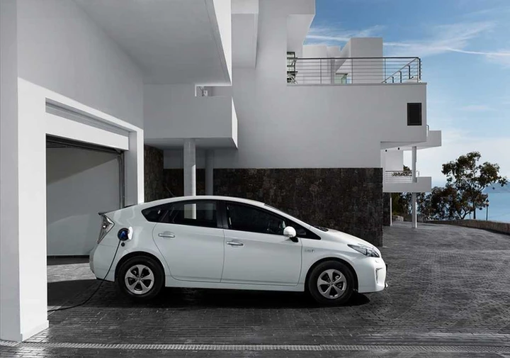 Toyota Prius Plug-in: ibrida quasi elettrica