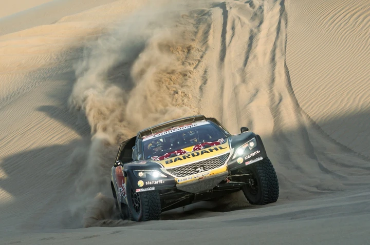 Dakar 2019, seconda tappa, vince Sébastien Loeb su Peugeot 3008 DKR: immagini ufficiali
