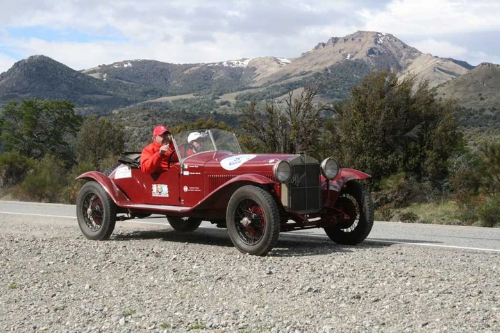 100 Alfa Romeo per i 100 anni