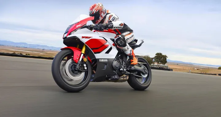 Yamaha R7 2026: tecnologia da gara, anima quotidiana