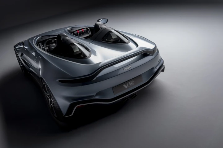 Aston Martin V12 Speedster 2020: nuove immagini ufficiali