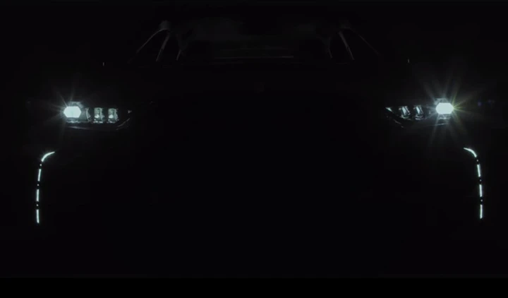 DS7 Crossback, svelato il primo teaser dell’inedito SUV