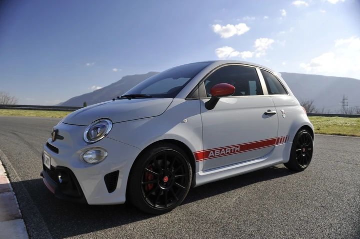 Abarth 595 Competizione: la prova su strada e in pista