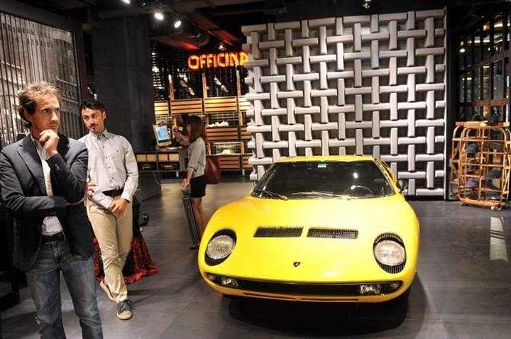 Pirelli Pzero: apre a Milano il primo store