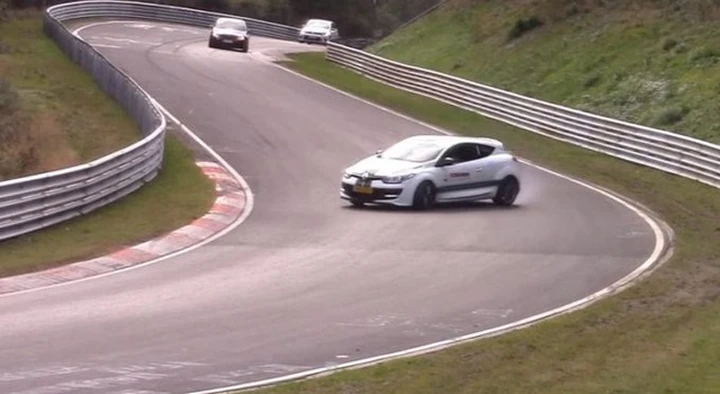Renault Megane RS e il drift da urlo al Nurburgring