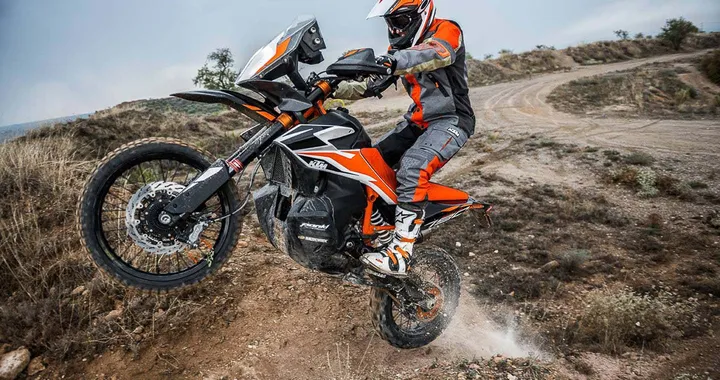 KTM 790 Adventure: prezzi a partire da 12.699 euro