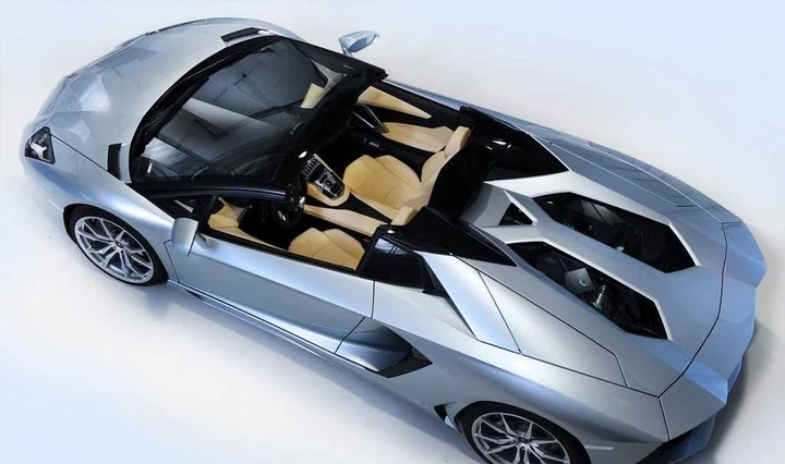 Lamborghini Aventador Roadster: le foto ufficiali