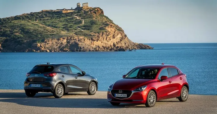 Mazda2 2020 ibrida: allestimenti, motori e prezzi