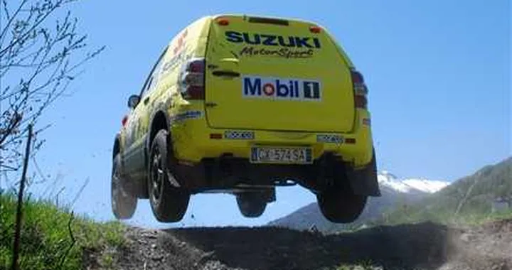 Suzuki celebra la partnership con la FIF al Sestriere