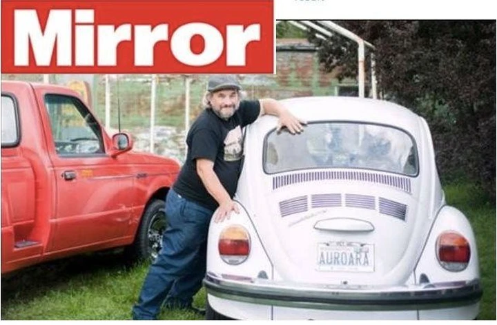 Fidanzato con la macchina: in 60 anni ha avuto rapporti con più di 1000 auto