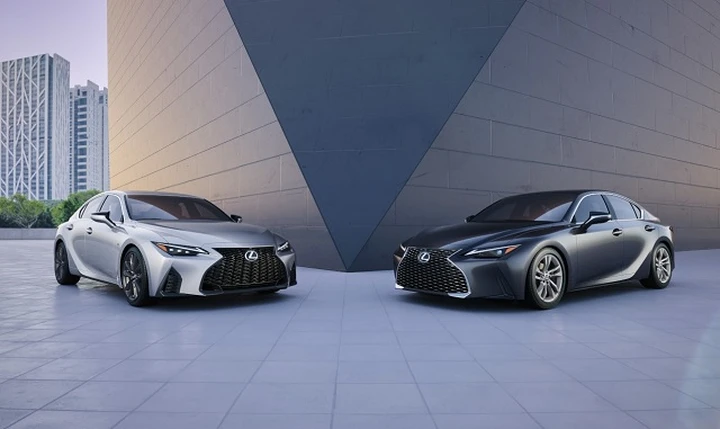 Lexus IS: ecco il restyling 2020