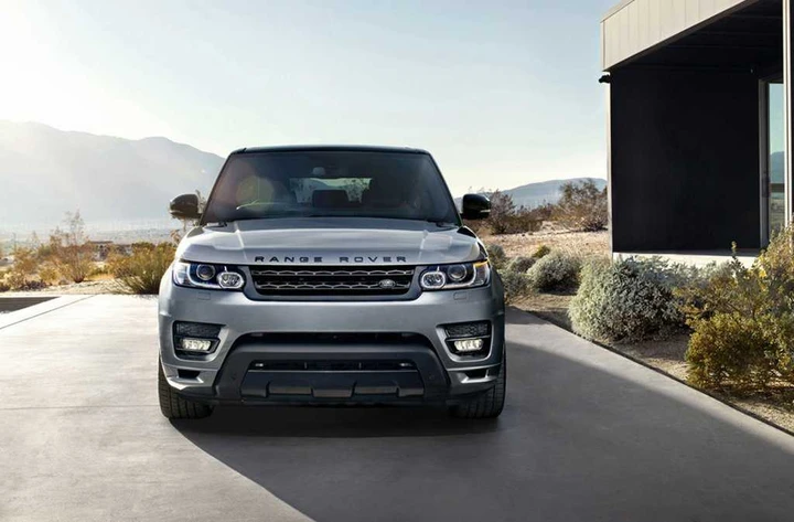 Range Rover Sport RS: in arrivo una versione da 550 CV
