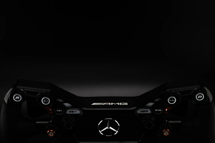 Cube Controls x Mercedes-AMG - GT Edition SIM Wheel: svelato il nuovo volante esclusivo [FOTO]