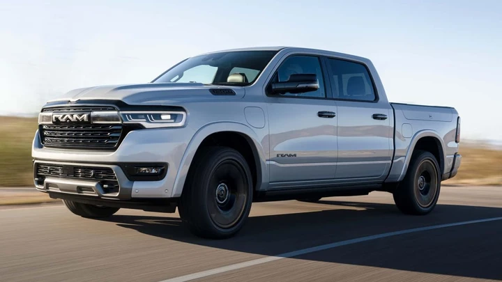 Stellantis posticipa il lancio dei pickup elettrici Ram 1500 REV e Ramcharger