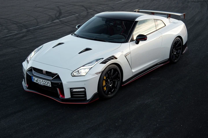 Nissan GT-R Nismo 2019: immagini ufficiali