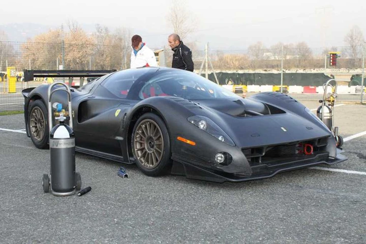 I primi test della Ferrari P4/5 Competizione