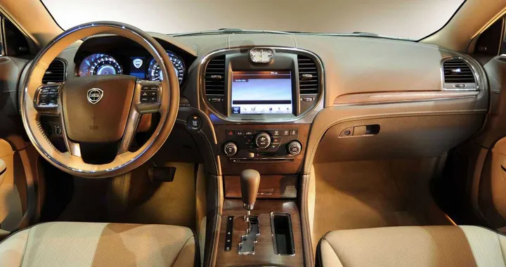 Lancia Thema 2012: italiana per adozione
