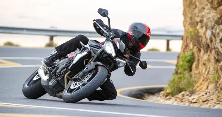 Triumph Street Triple R 2020: tradizione e innovazione