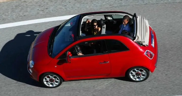 Fiat: crolla parte dello stand al Salone di San Paolo