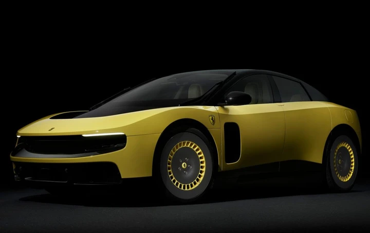 Ferrari Luce: la prima elettrica da 1.040 CV ha uno stile shock