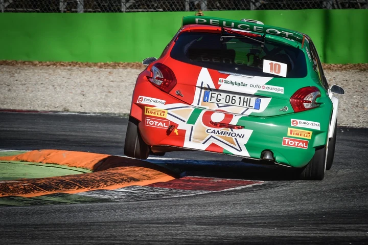 Peugeot protagonista al Monza Rally Show
