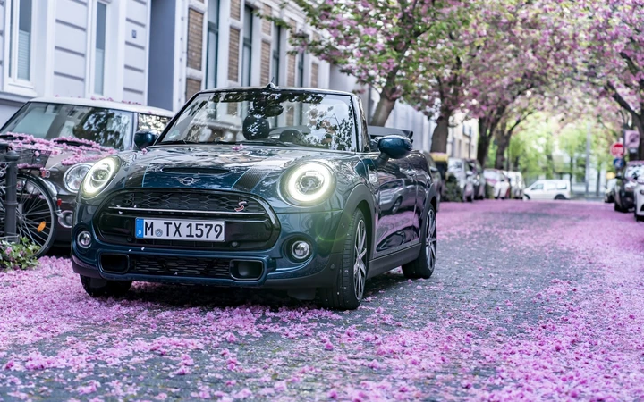 Nuova Mini Cabrio Sidewalk: immagini ufficiali
