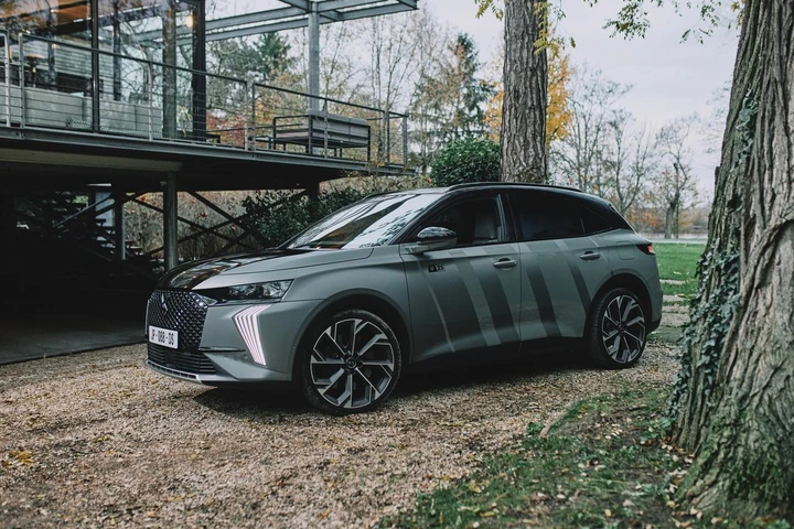 DS 7 E-Tense 4x4 360: presentato l’esemplare esclusivo per Jean-Eric Vergne [FOTO]