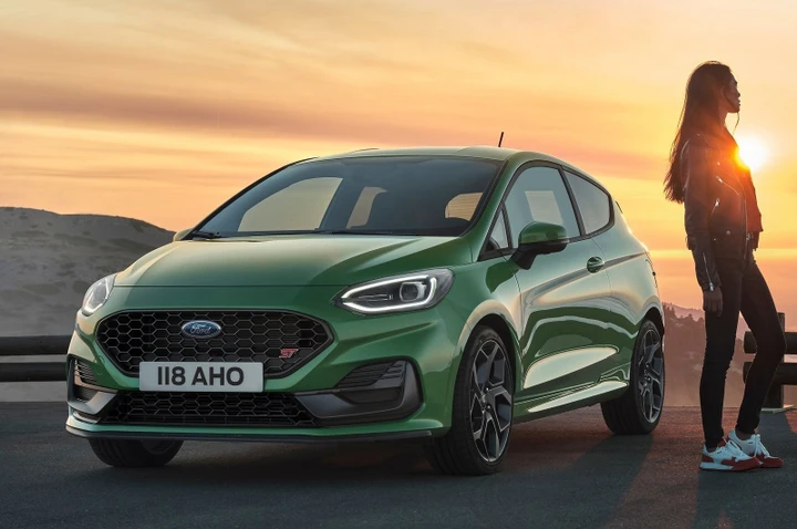 10 auto sportive economiche