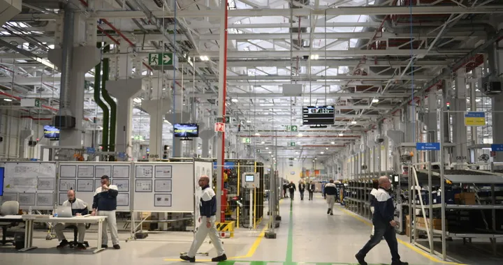 Produzione auto in Italia, una crisi mai vista: appena 10.800 veicoli realizzati a gennaio