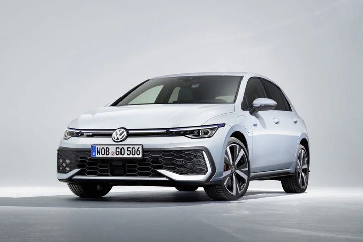 Volkswagen Golf GTE ed eHybrid, pronte a battagliare nel mercato