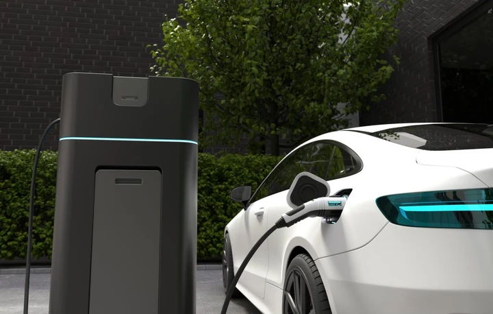 Auto elettriche: costi di manutenzione sempre più bassi