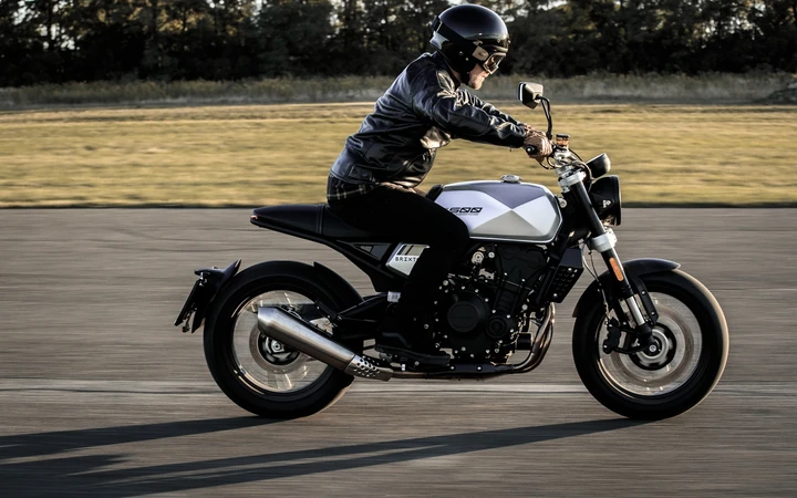 Brixton Crossfire 500: immagini ufficiali