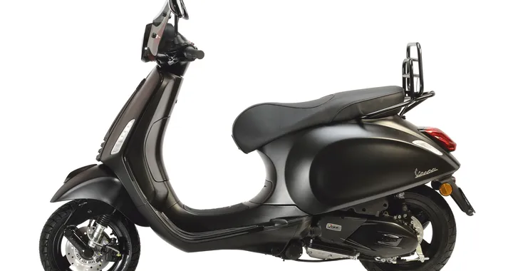 Vespa e Saint Laurent si uniscono nel nome del glamour