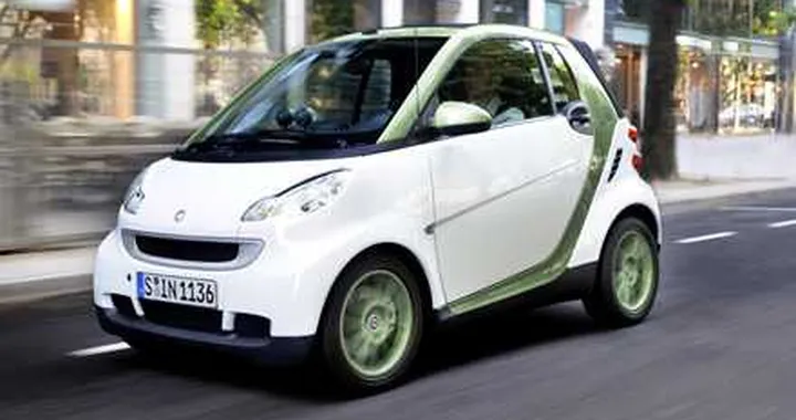 smart fortwo elettrica: arriverà a Novembre