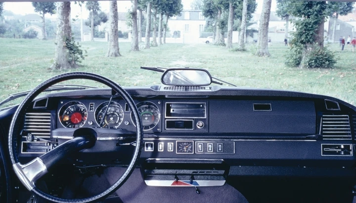 Citroen DS, tra le innovazioni dello storico modello anche la fibra ottica nel cruscotto