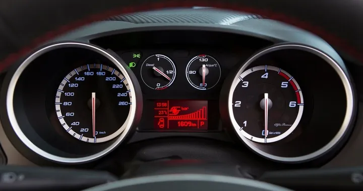 Auto schilometrate: cosa sono e come evitare la truffa delle auto usate con chilometraggio falsificato