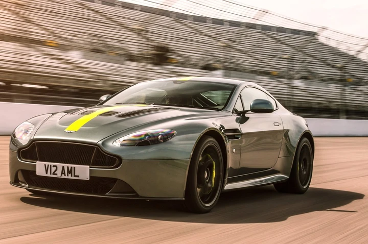 Aston Martin Vantage AMR: le immagini ufficiali
