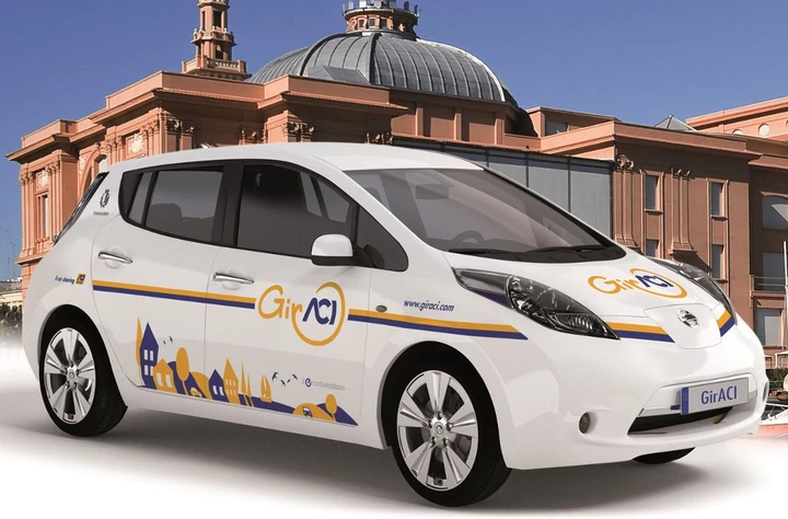 Car sharing elettrico: Nissan debutta in Italia